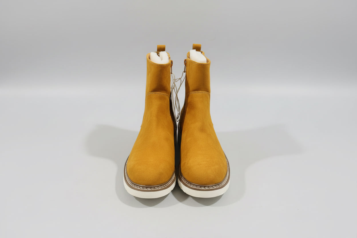 Women's Callah Pull-On Memory Foam Boots - Universal Thread - Size 9