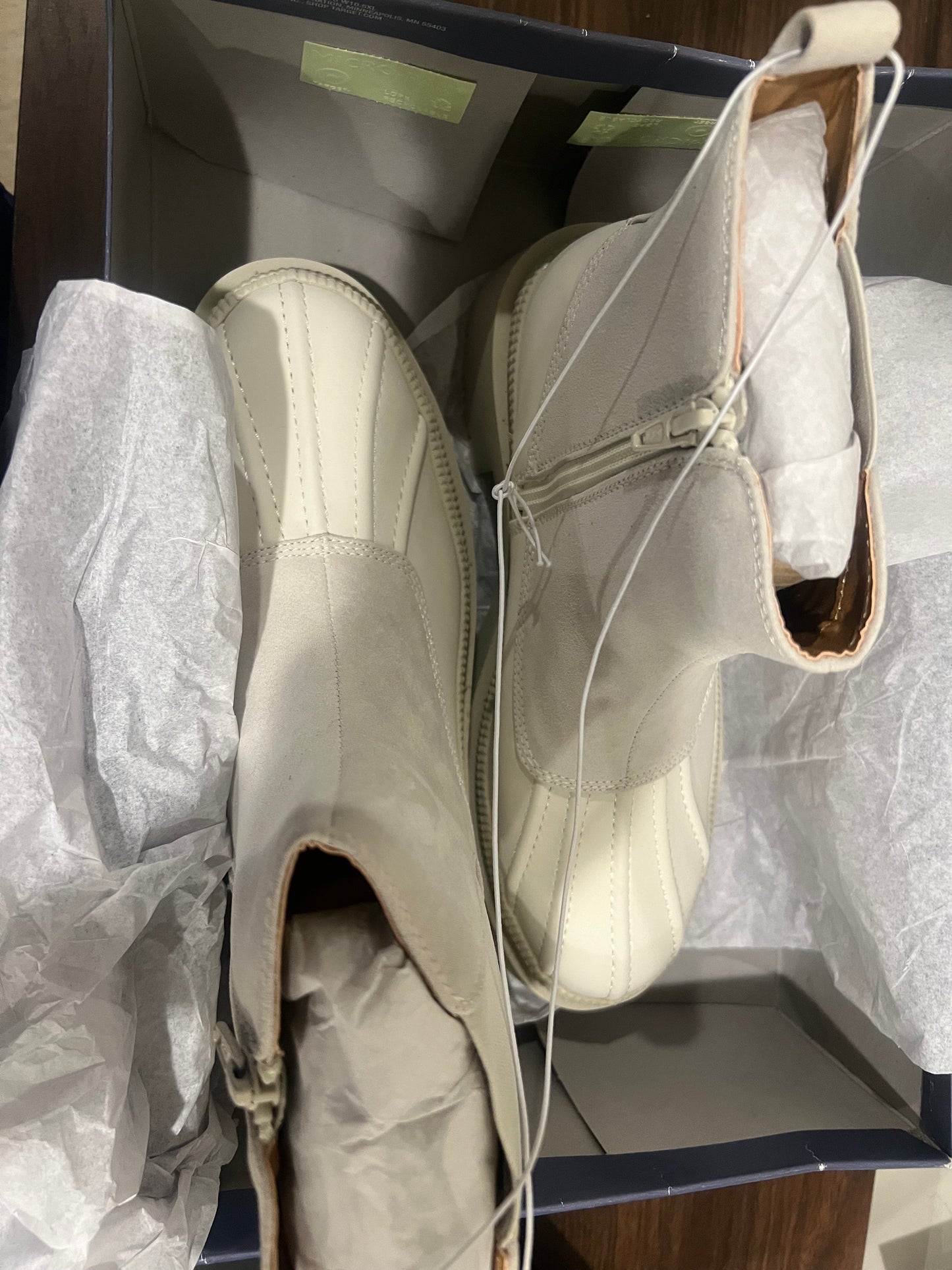 Universal Thread Women's Off White Ella Chelsea Boots