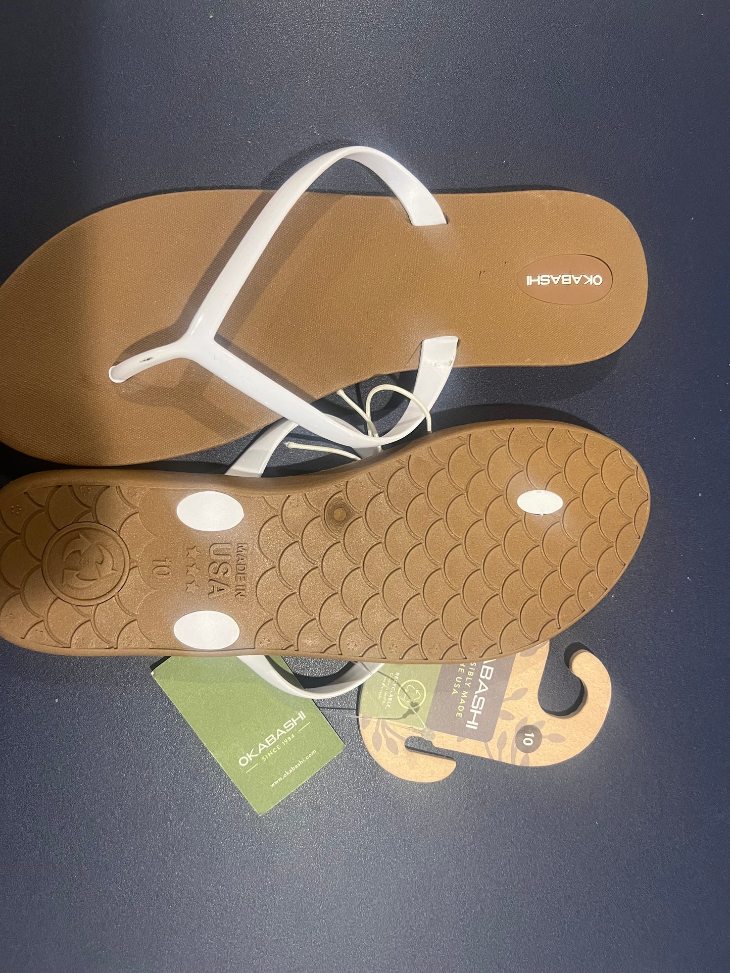 Okabashi Shoreline Slim Women's Flip Flops - Toffee & White | Size 10