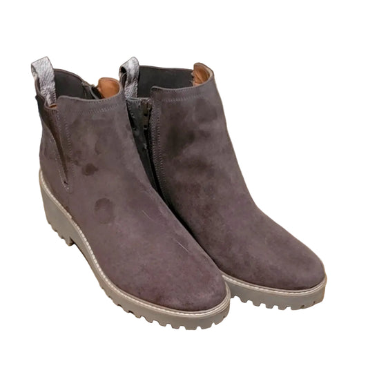Women's Taci Ankle Boots Taupe - Universal Thread - SIZE 11