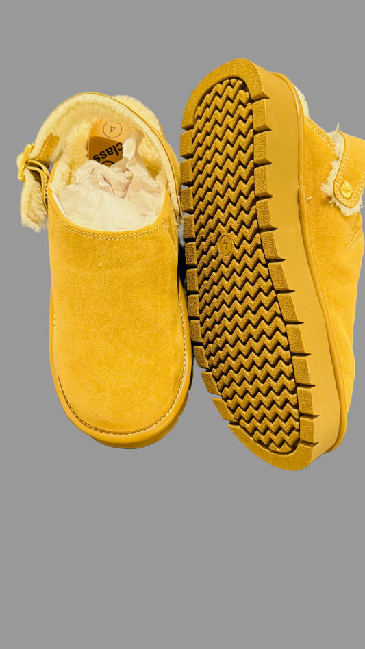 Art Class Girls' Tan Paisley Cozy Clogs - Size 4