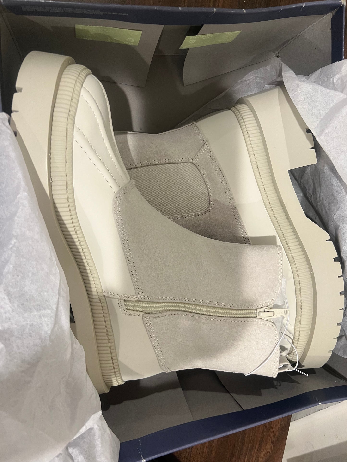 Universal Thread Women's Off White Ella Chelsea Boots