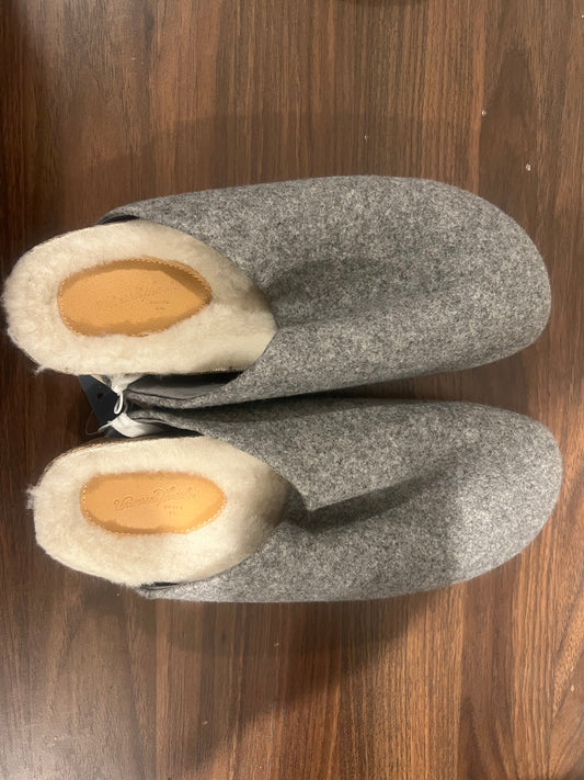 Universal Thread Women's Bev Flats w/Fur Mules Slip On Gray Slippers