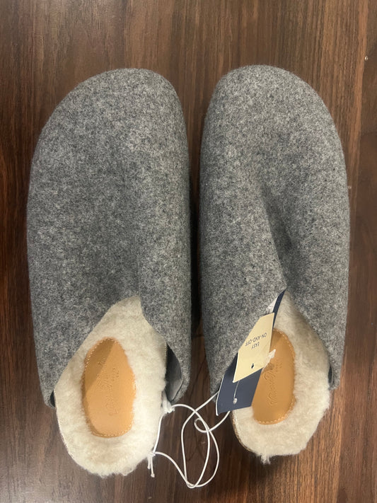 Universal Thread Women's Bev Flats w/Fur Mules Slip On Gray Slippers