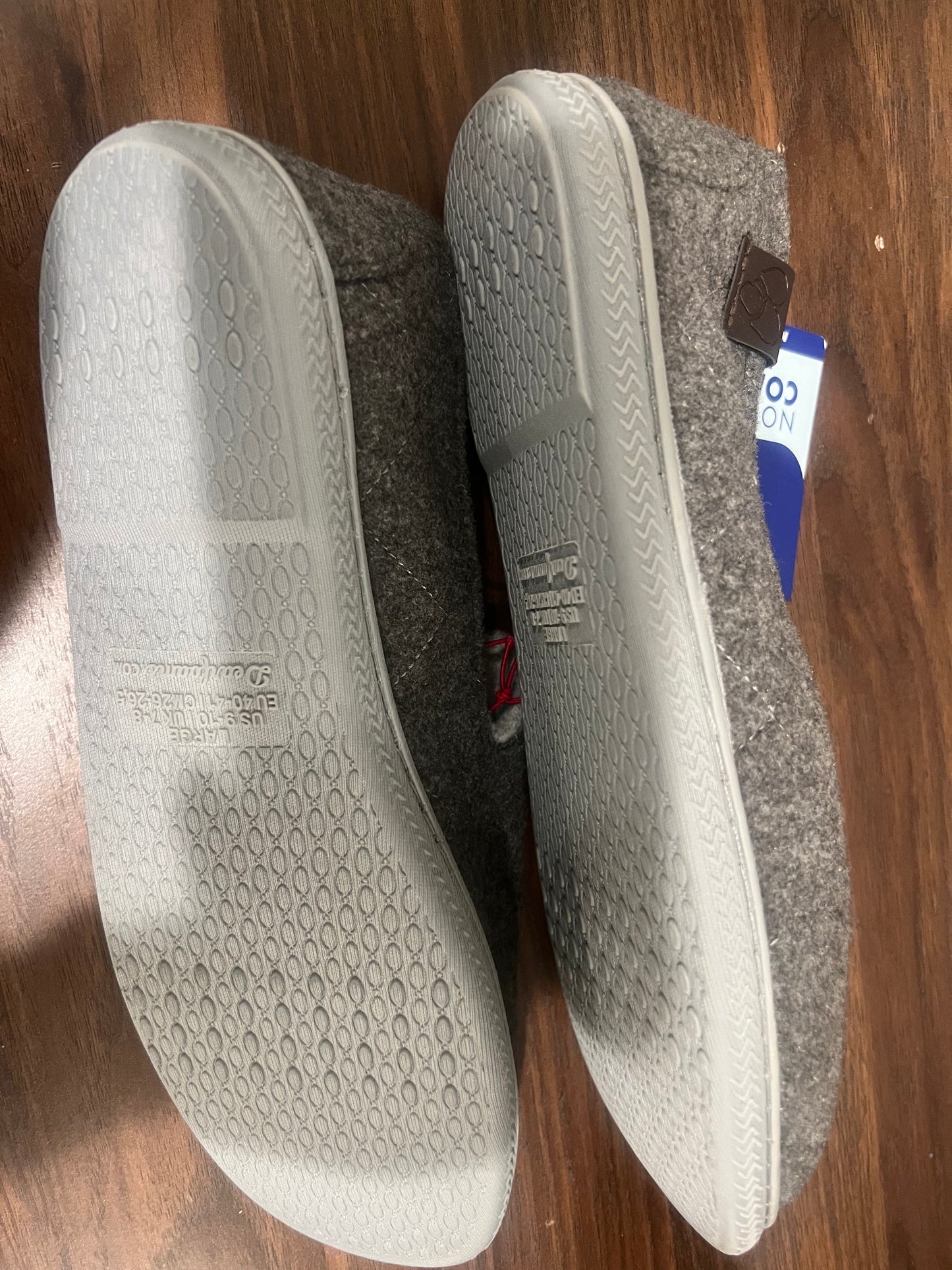 Dluxe By Dearfoams  Woman's Comfy Fleece Memory Foam Indoor/Outdoor Slippers - (9-10