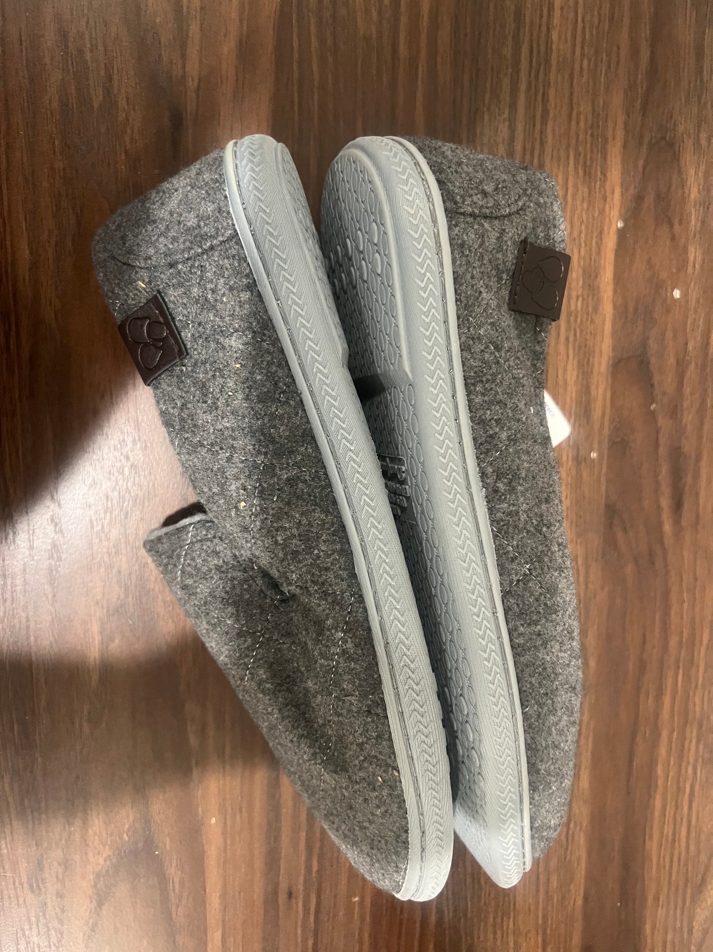 Dluxe By Dearfoams  Woman's Comfy Fleece Memory Foam Indoor/Outdoor Slippers - (9-10