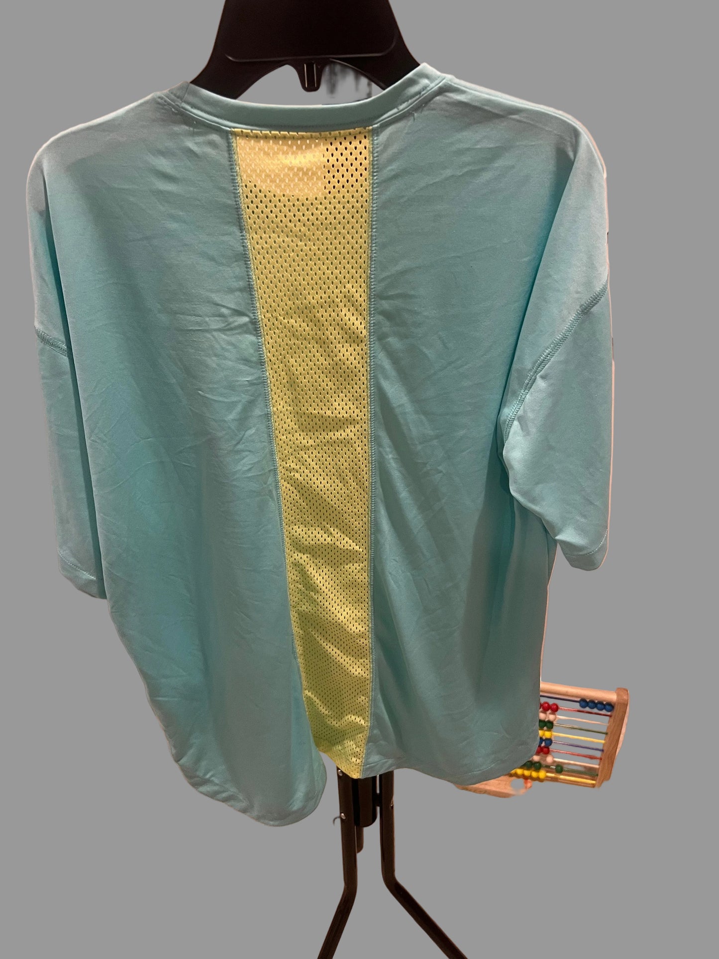 Nike Dri-FIT Big Girls Short-Sleeve Aqua Training Shirt