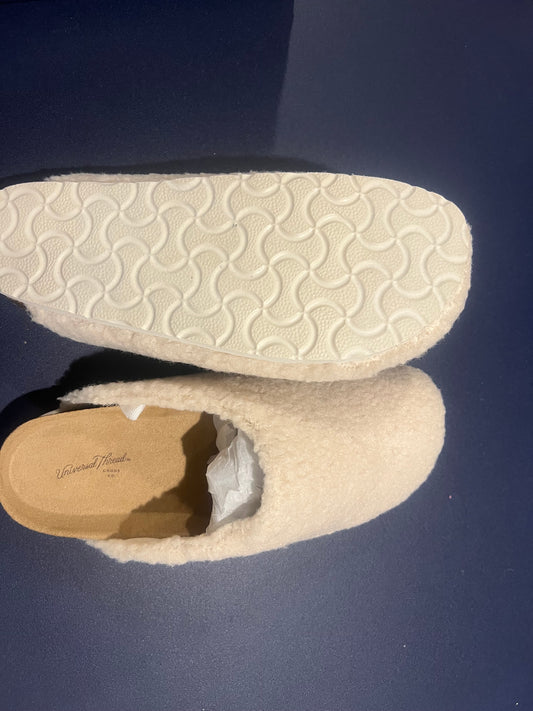 Universal Thread Women's Bev Teddy Soft Sherpa Flats Slip Ons Cream - Size 6