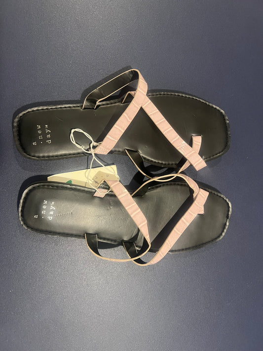 &nbsp;New Day Women's Felicity Square Toe Cross Strap Sandals - Size 10