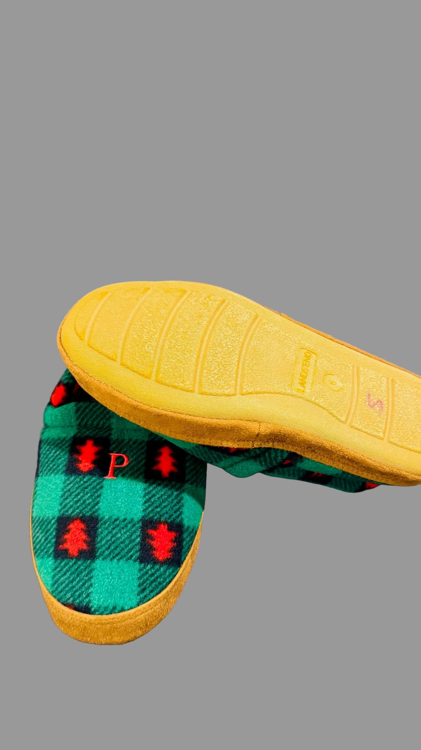Lands' End kids Fleece Scuff Slipper Tree Check with letter P - Size 6