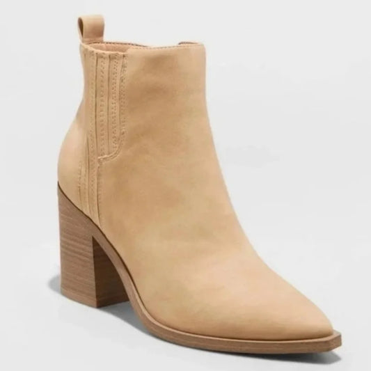 Universal Thread Women's Whitney Stacked Heeled Ankle Boots Tan- 7