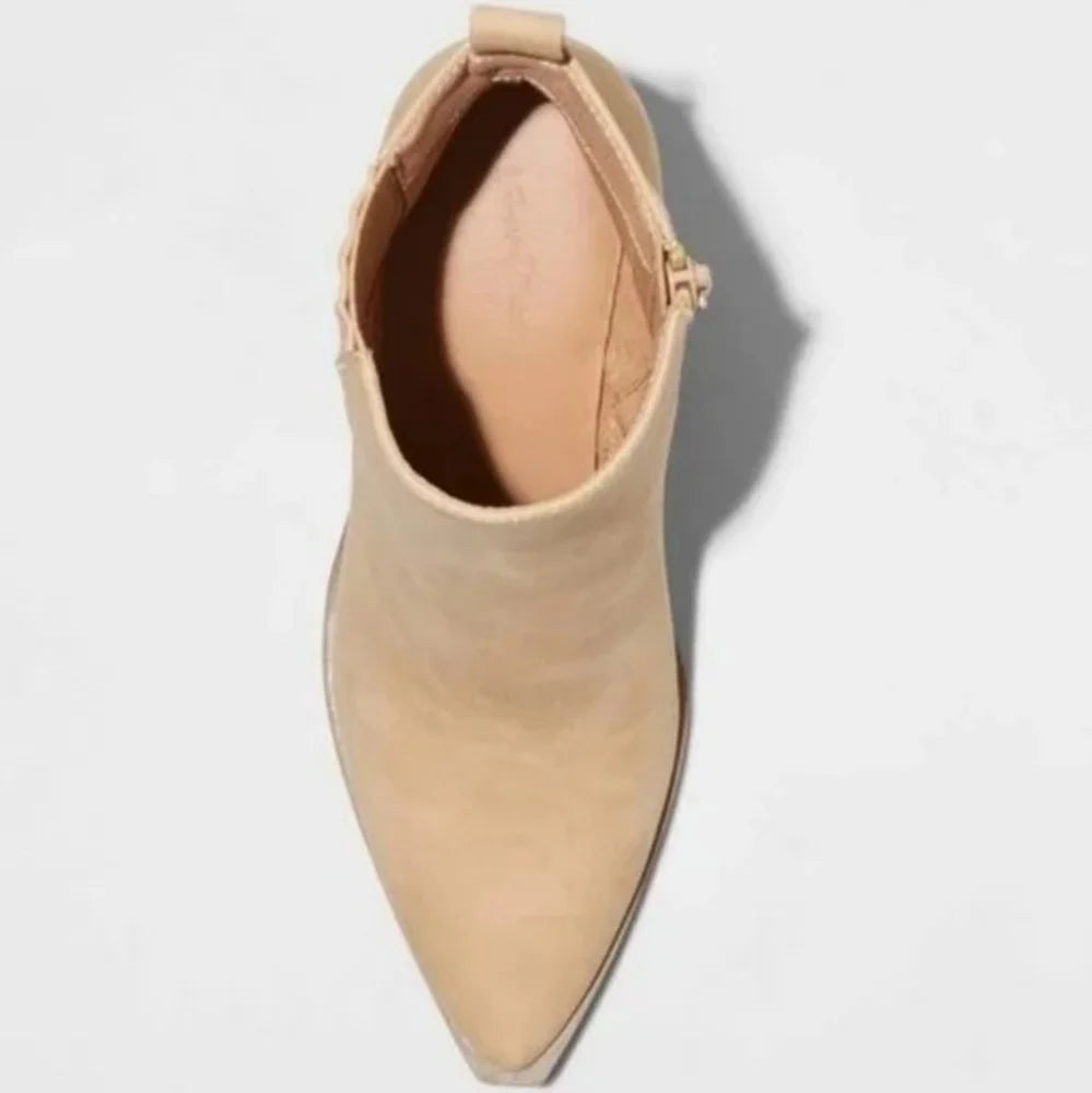 Universal Thread Women's Whitney Stacked Heeled Ankle Boots Tan- 7
