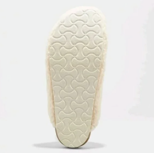 Universal Thread Women's Bev Teddy Soft Sherpa Flats Slip Ons Cream - Size 6